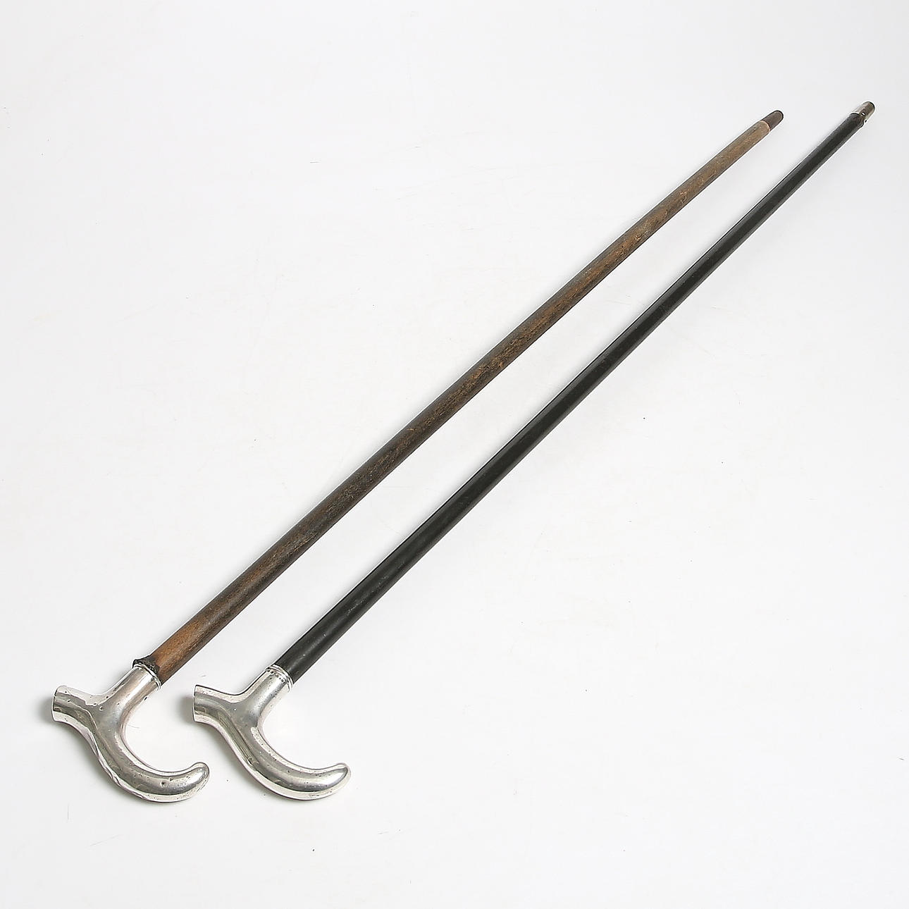 KÄPPAR med SILVERKRYCKOR, 2 st, Olof Starfeldt, Östersund. 1915 resp.1917.