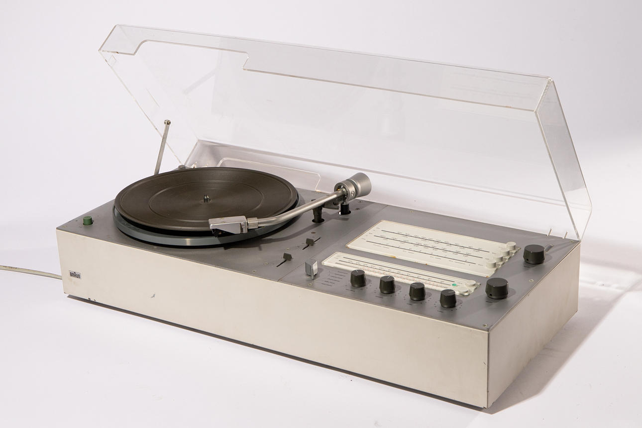 Brown plant (159-1).