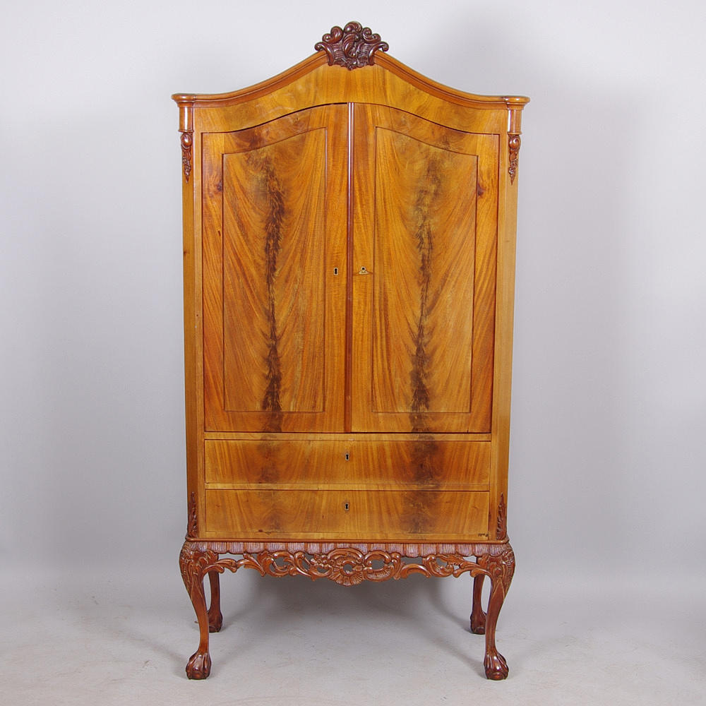 MATSALSSKÅP, mahogny, rokokostil, sent 1800-tal.