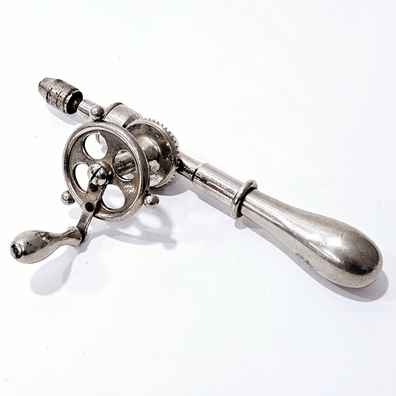 OLD OPERATING ROOM UTENSILS. SILVER METAL.