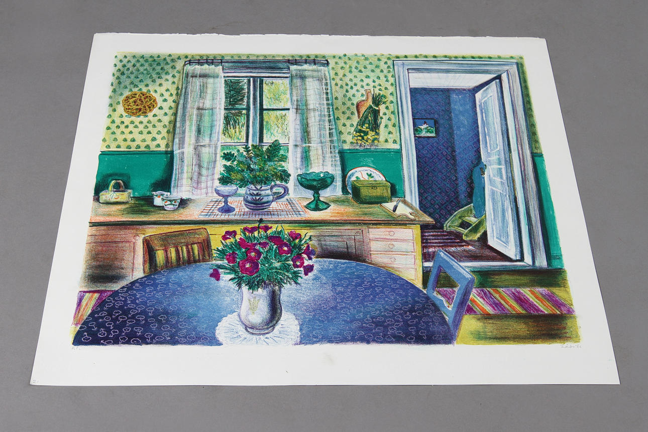 EVY LÅÅS. Färglitografi. Rumsinteriör, signerad, P.T.