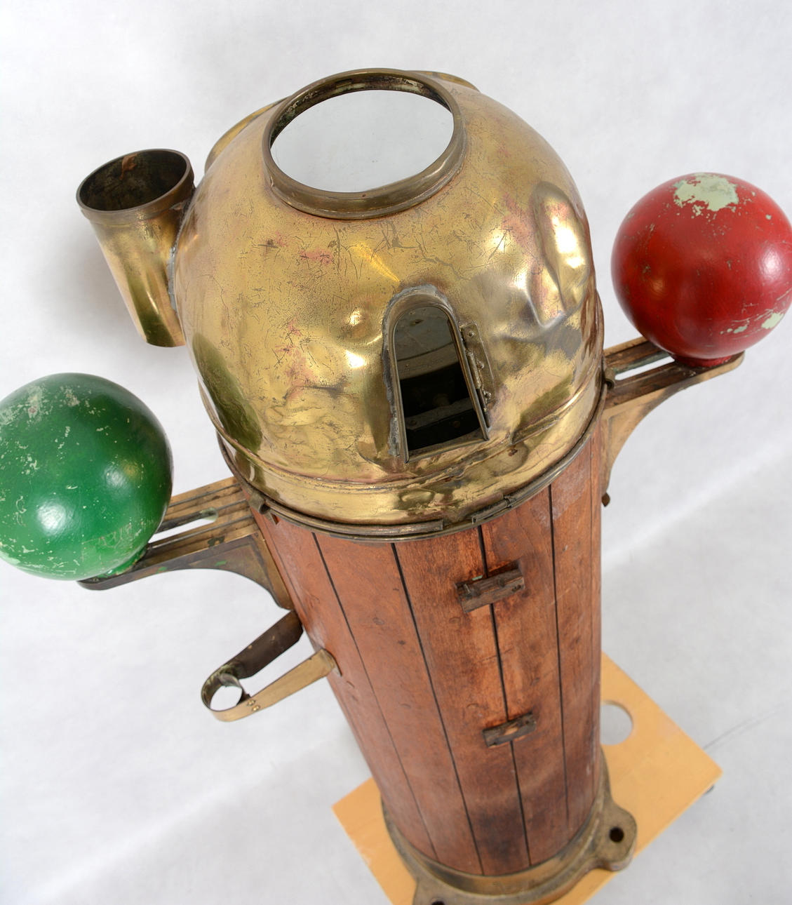 NAKTERHUS, mässing, trä, 1800/1900-tal.