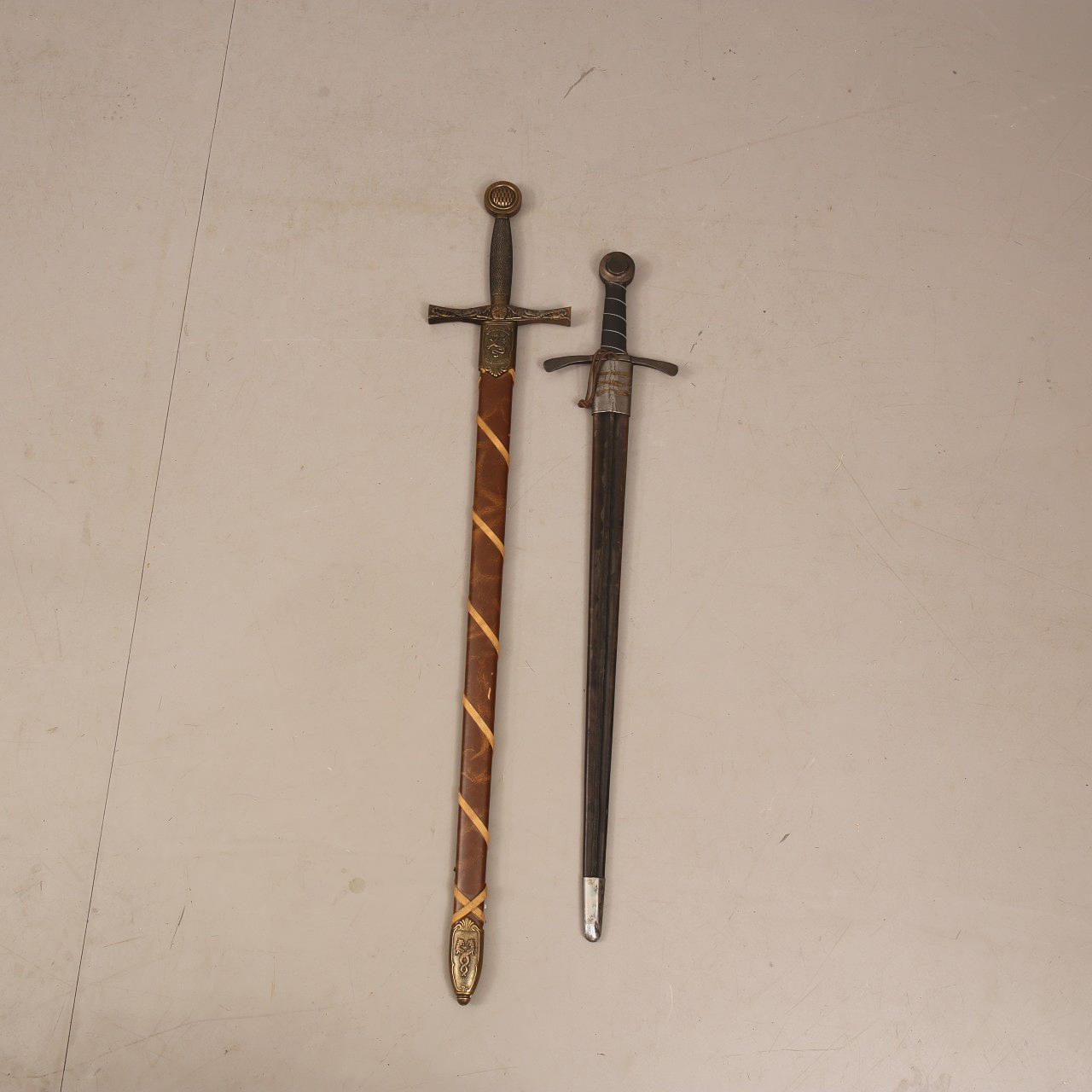 DEKORATIVES SCHWERT, Ritterschwert.