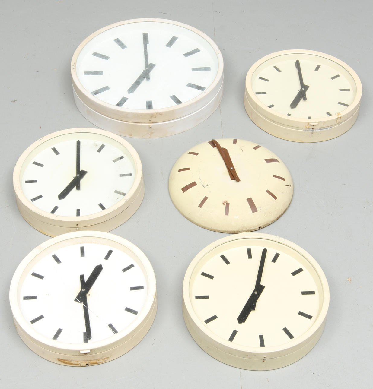 SKOLKLOCKOR, 6 st, 1900-talets andra hälft.