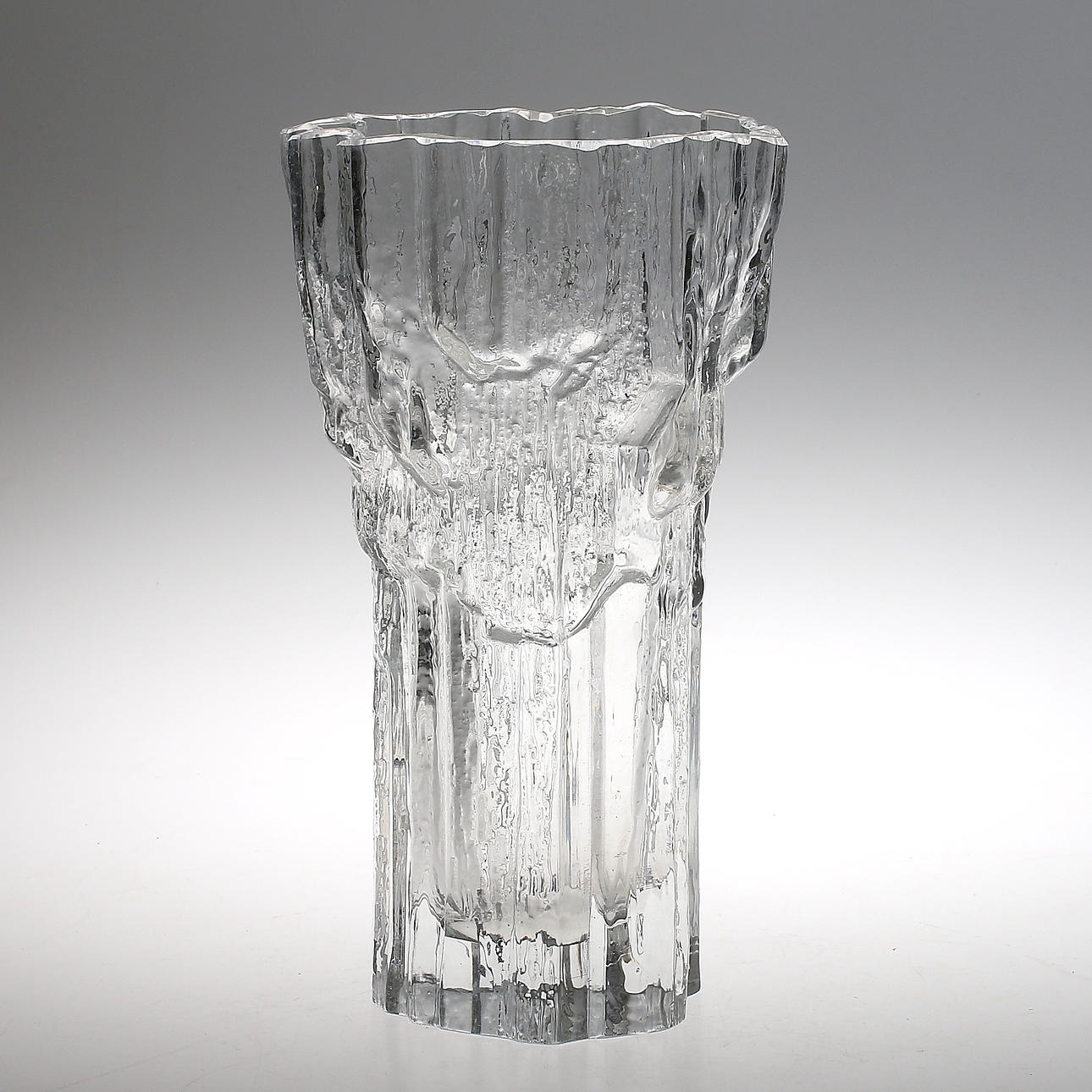 VAS, glas, "Avena", Tapio Wirkkala, Iittala, Finland. Signerad samt numrerad 3344.