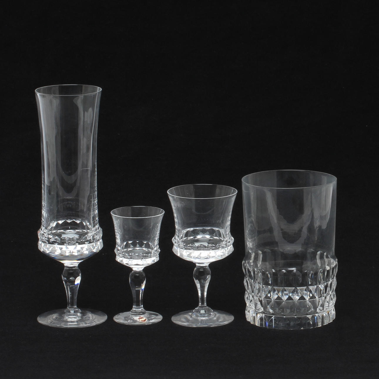 GLASSERVISDELAR, 17 delar, "Silvia", Ingeborg Lundin, Orrefors.