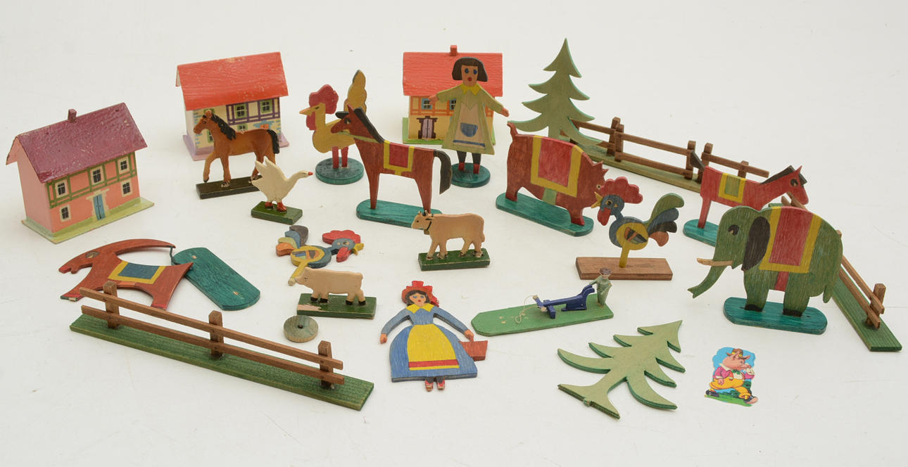 Gård. Modeller. Træ.