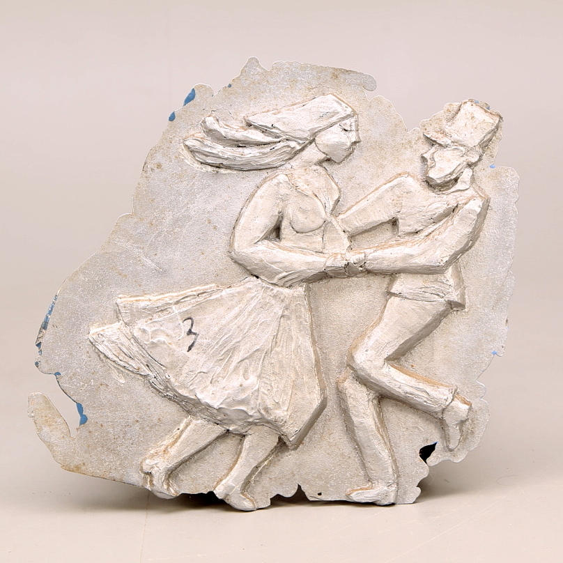 WANJA "NONES" HÅKANSSON. Reliefskulptur, lättmetall, dansande par.