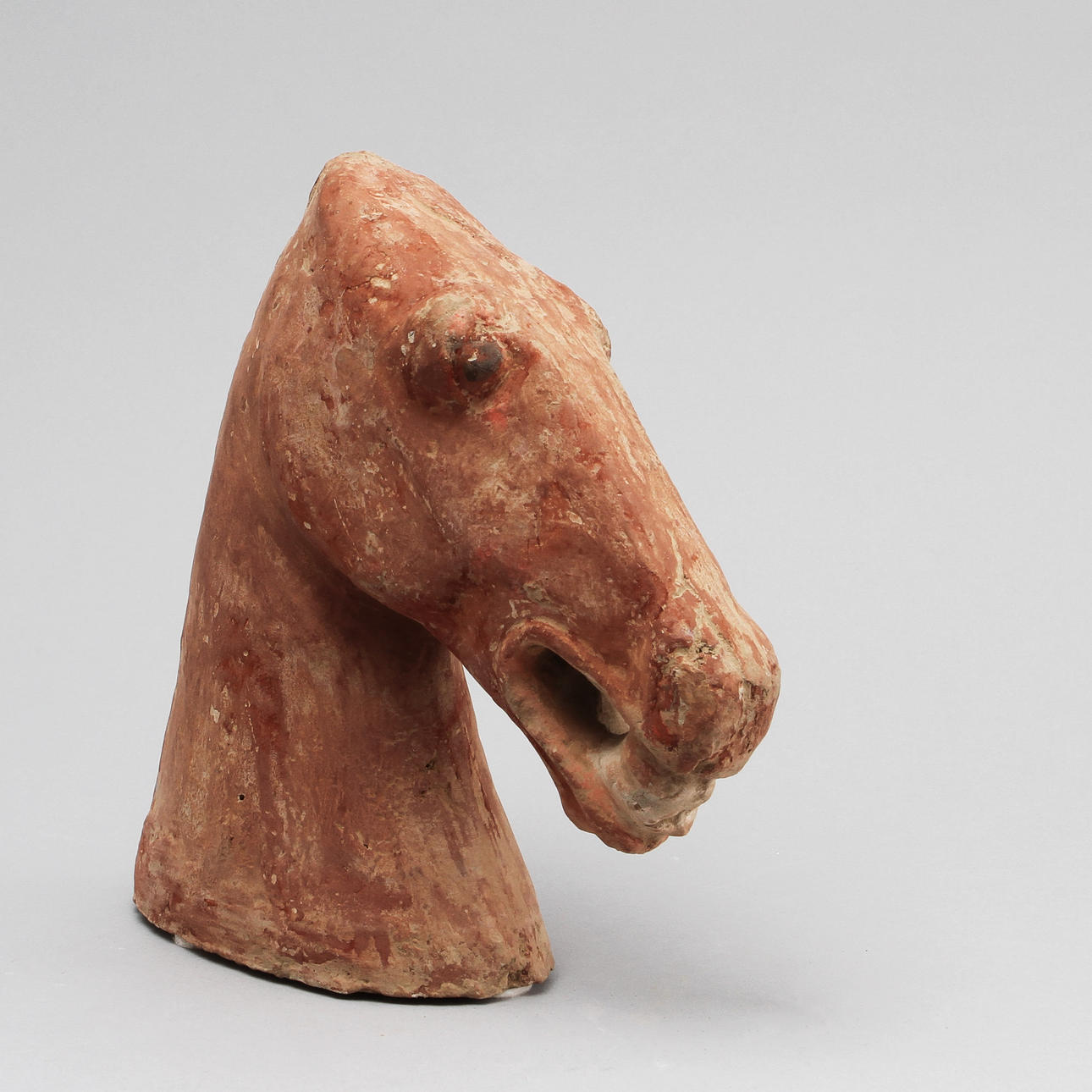 Gravfigurin, lergods. Kina, Han.