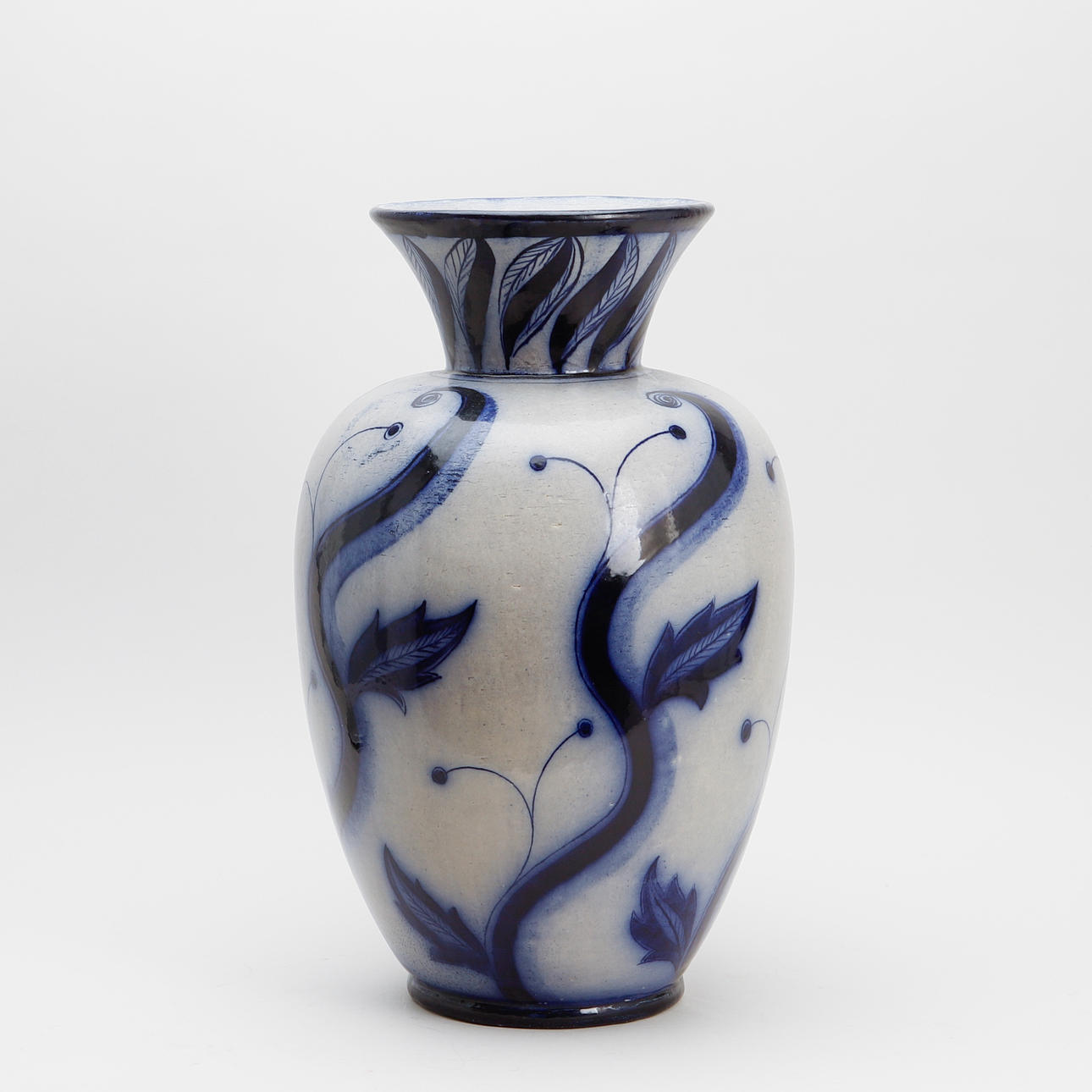 ILSE CLAESSON. VAS, Rörstrand, signerad.