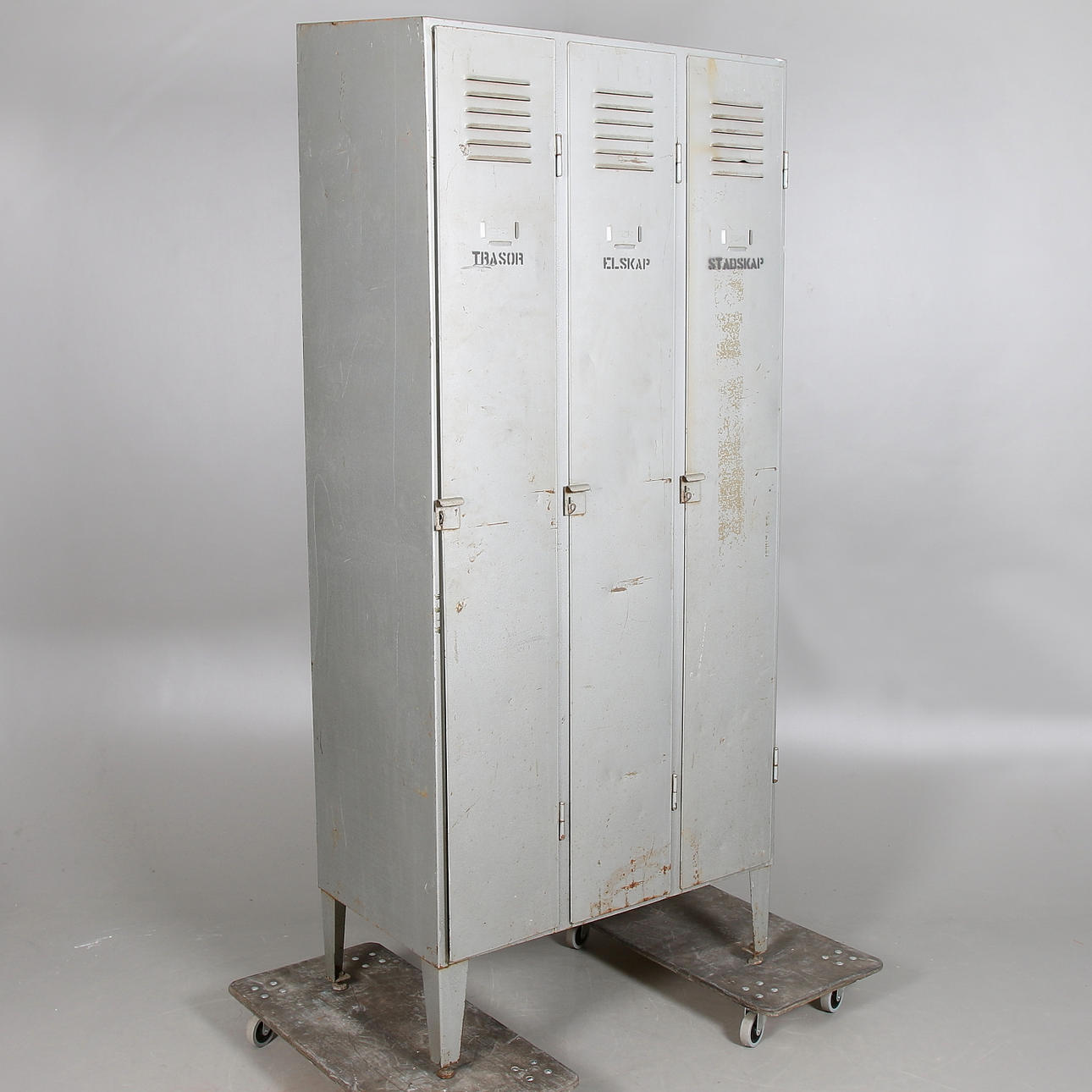 INDUSTRISKÅP, plåt. 1900-tal.