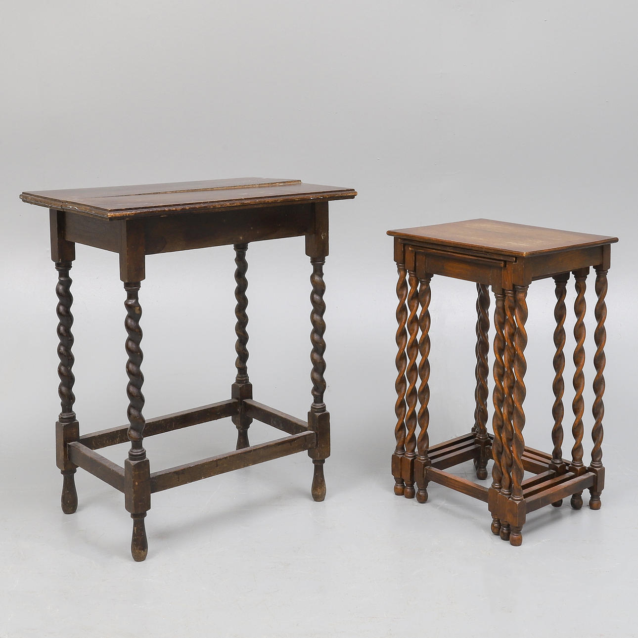 BORD, TRE STYCKEN, I 1600-TALSSTIL.