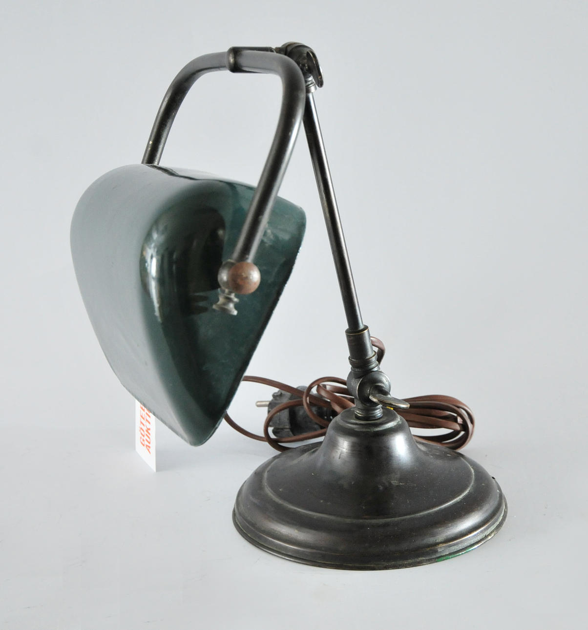 SKRIVBORDSLAMPA, typ bankmannalampa, metall, 1900-t början.