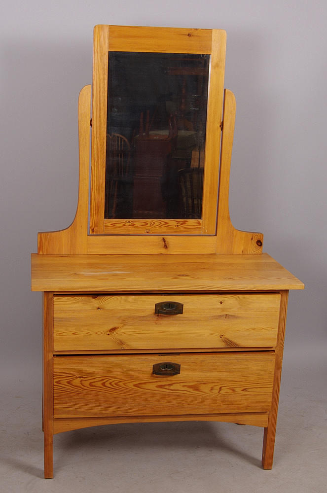 SPEGELBYRÅ, fur, tidigt 1900-tal.