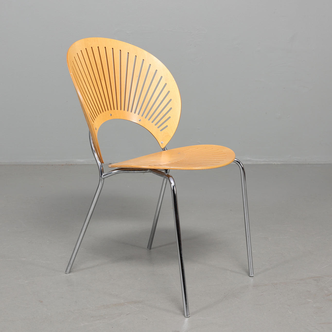 NANNA DITZEL. Stol Trinidad, Fredericia, Danmark.