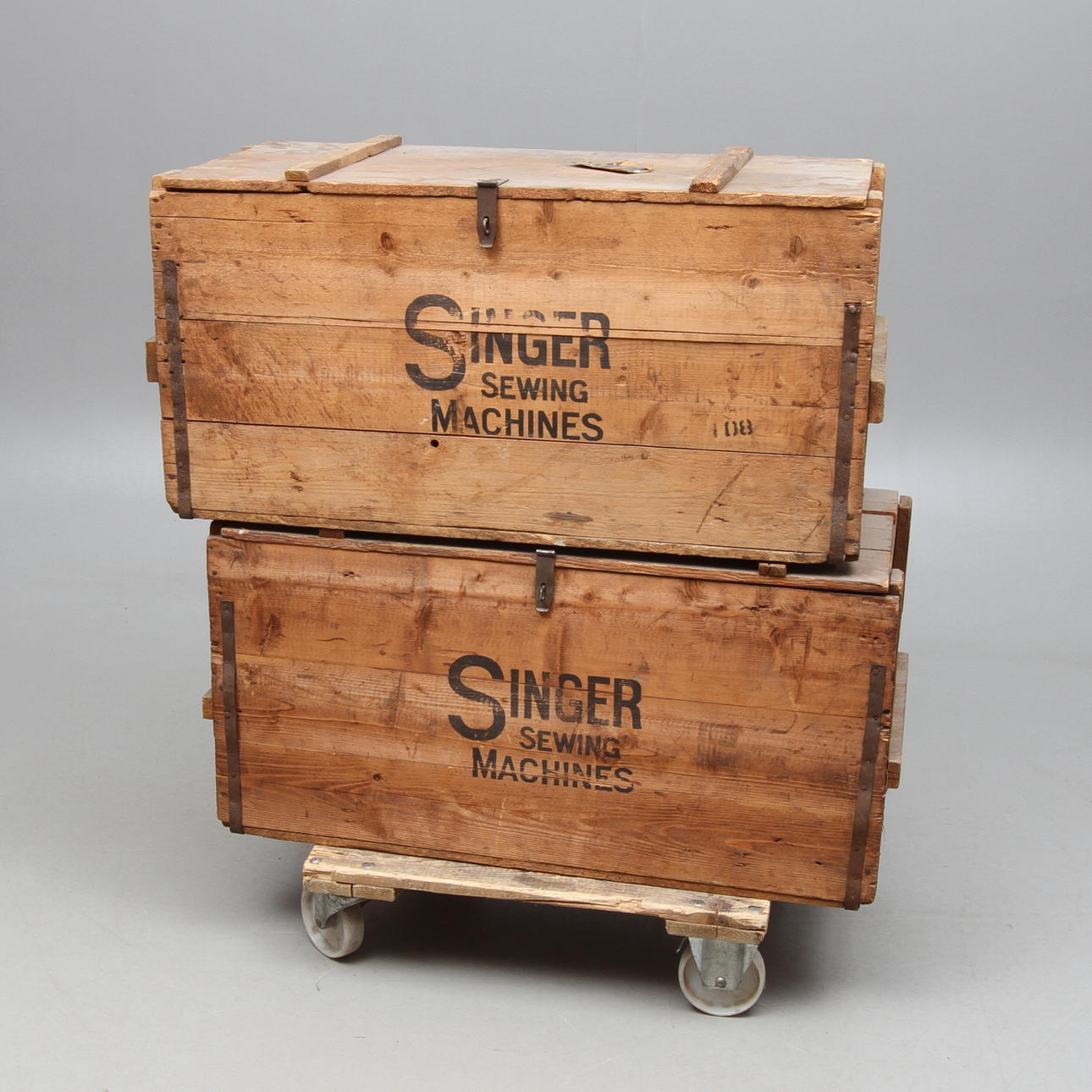 TRÄLÅDOR 2 st, "Singer Sewing Machines".
