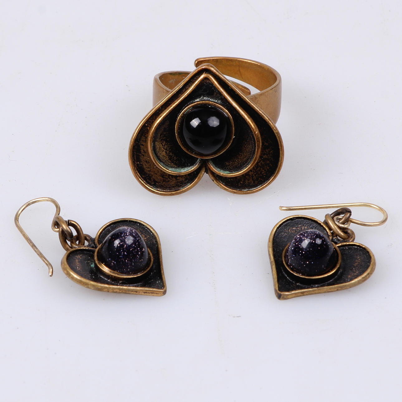 ÖRHÄNGEN, samt ring, brons, Pentti Sarpaneva, Finland, 1960-1970-tal.