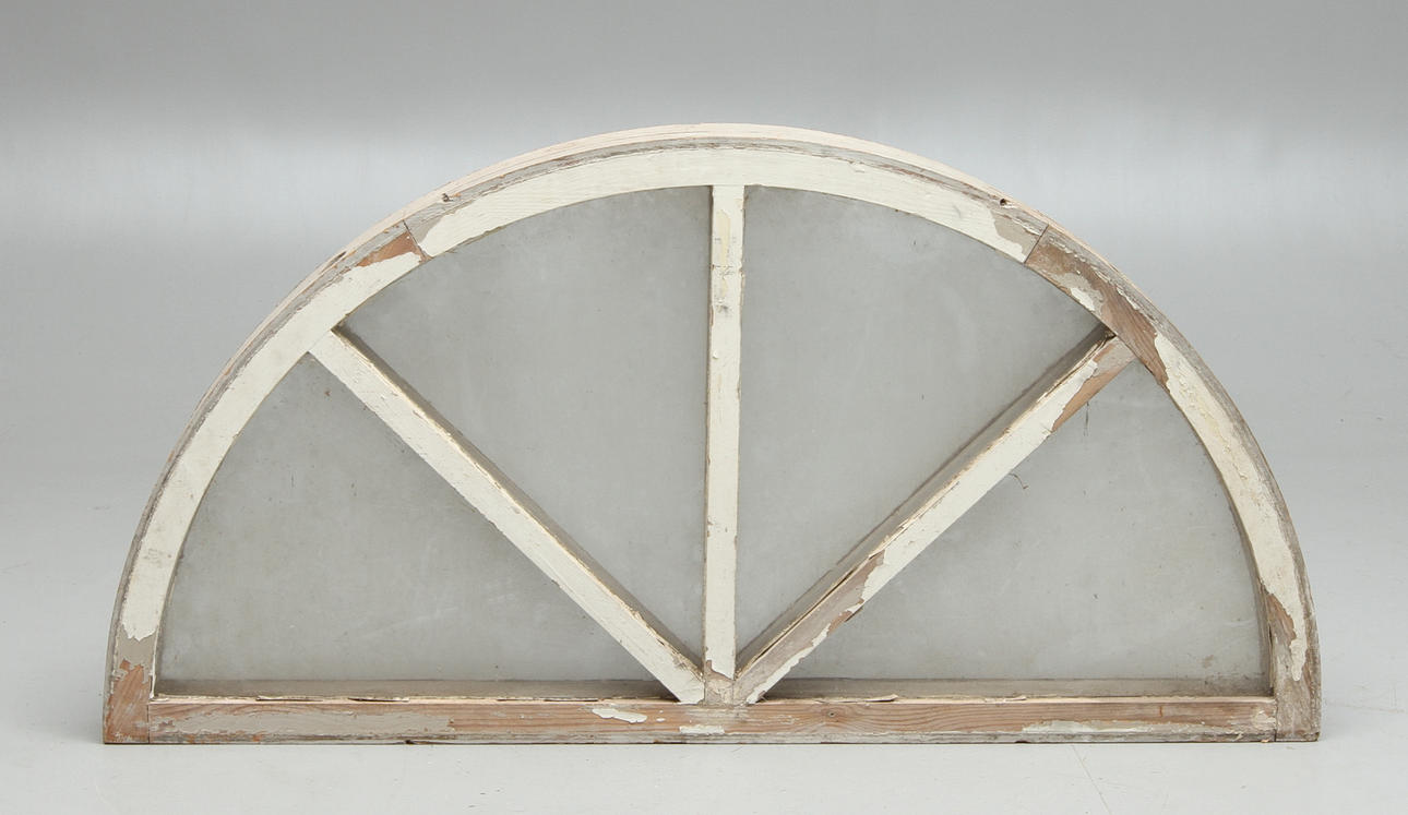 FÖNSTER, sk Lunett, 1900-tal.