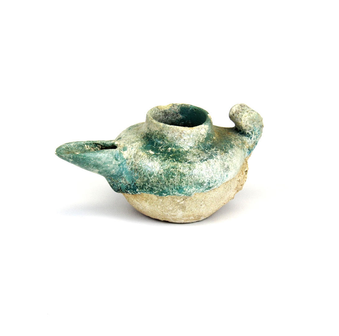 ROMAN POTTERY OIL LAMP.