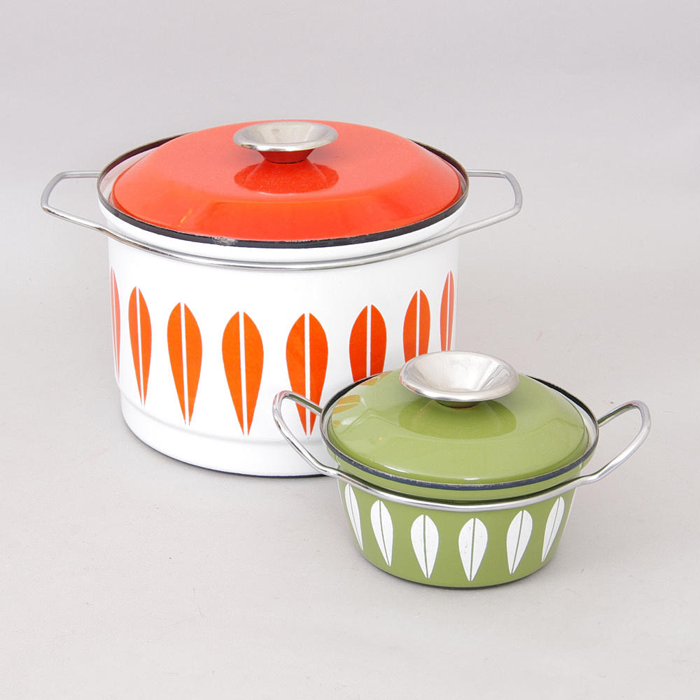 KASTRULLER, 2 stycken, emaljerade, 1970-tal.