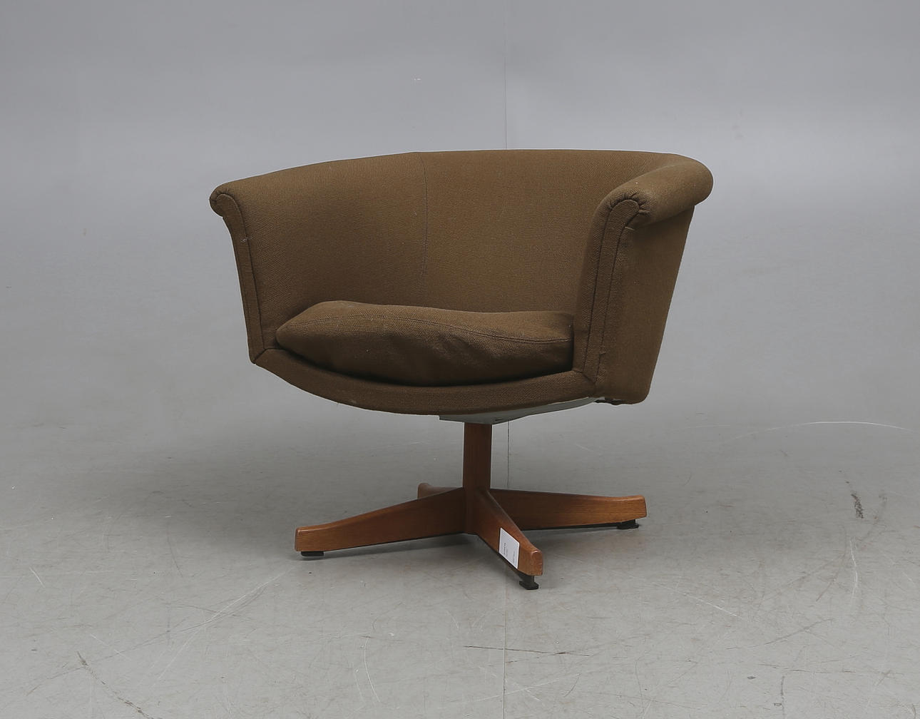 SNURRFÅTÖLJ, 1900.talets andra hälft.