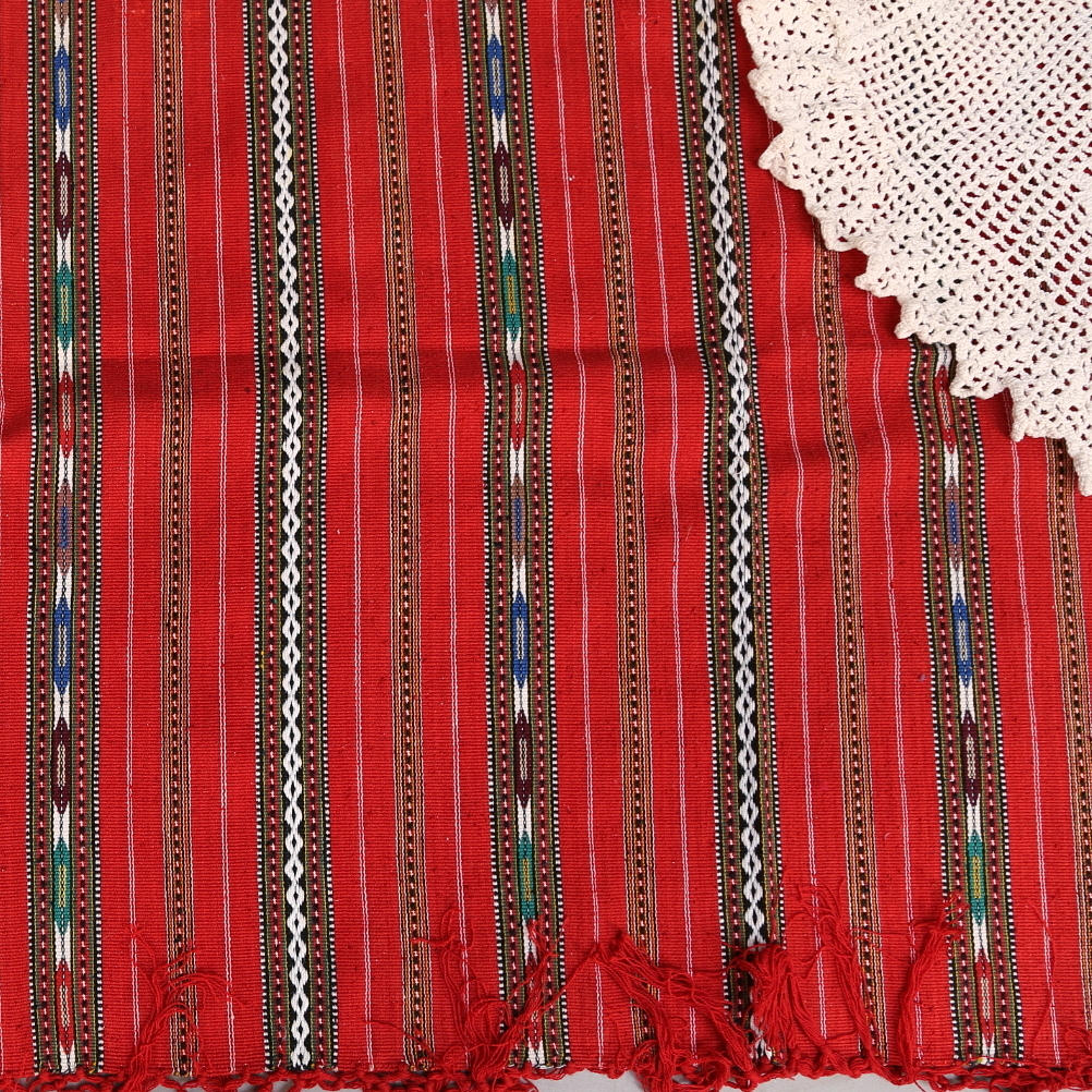 TÄCKE, 2 st, rosengång, virkad.