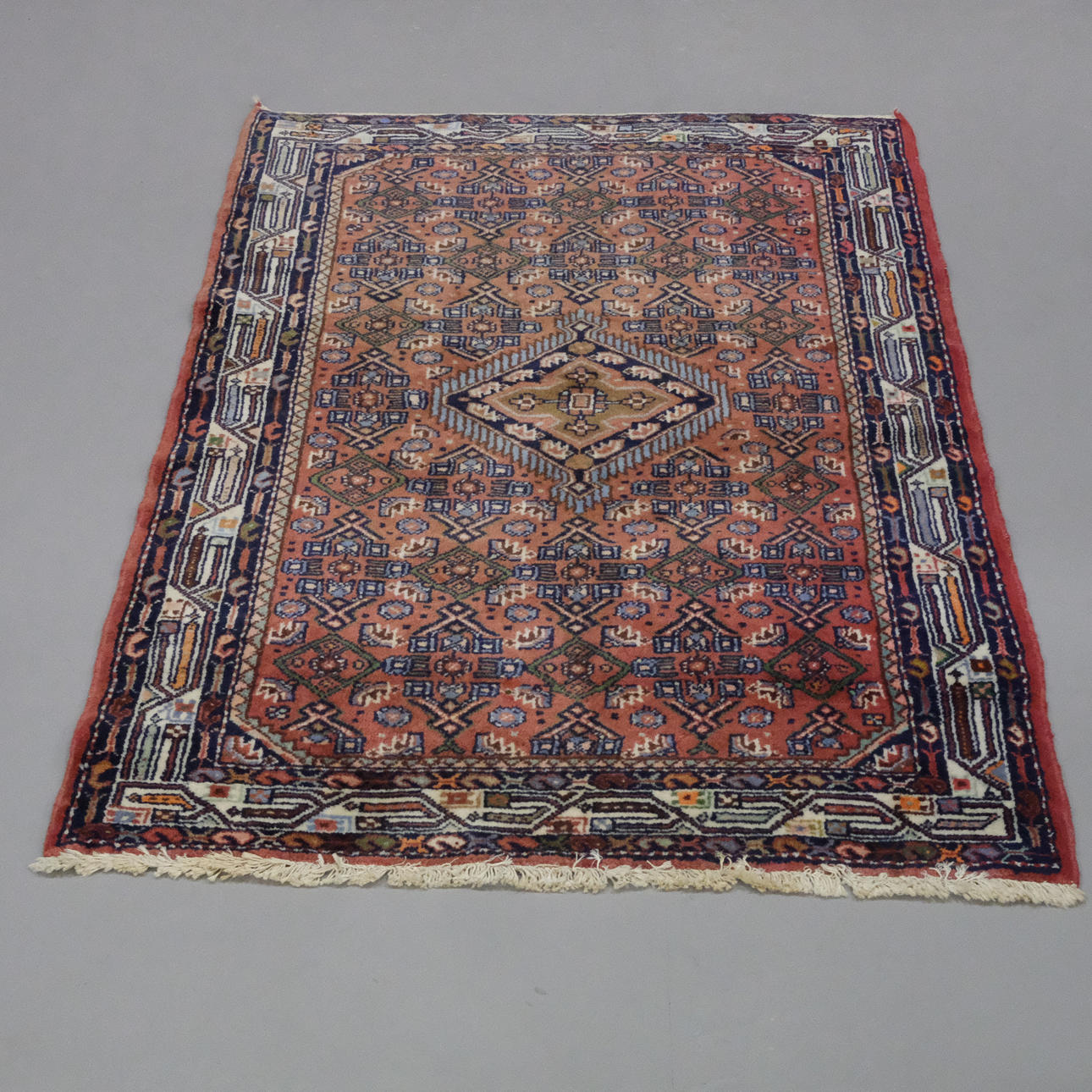 HAND KNOTTED CARPET, ASSADABAD 155X103CM.