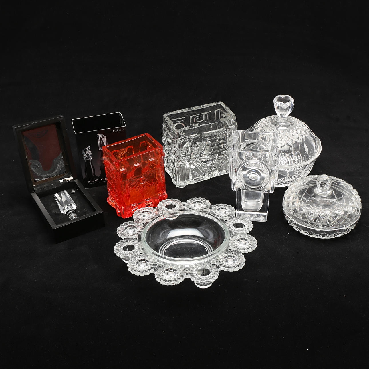 GLASFÖREMÅL (7), Edenfalk Skruf, Bergström Orrefors m m.