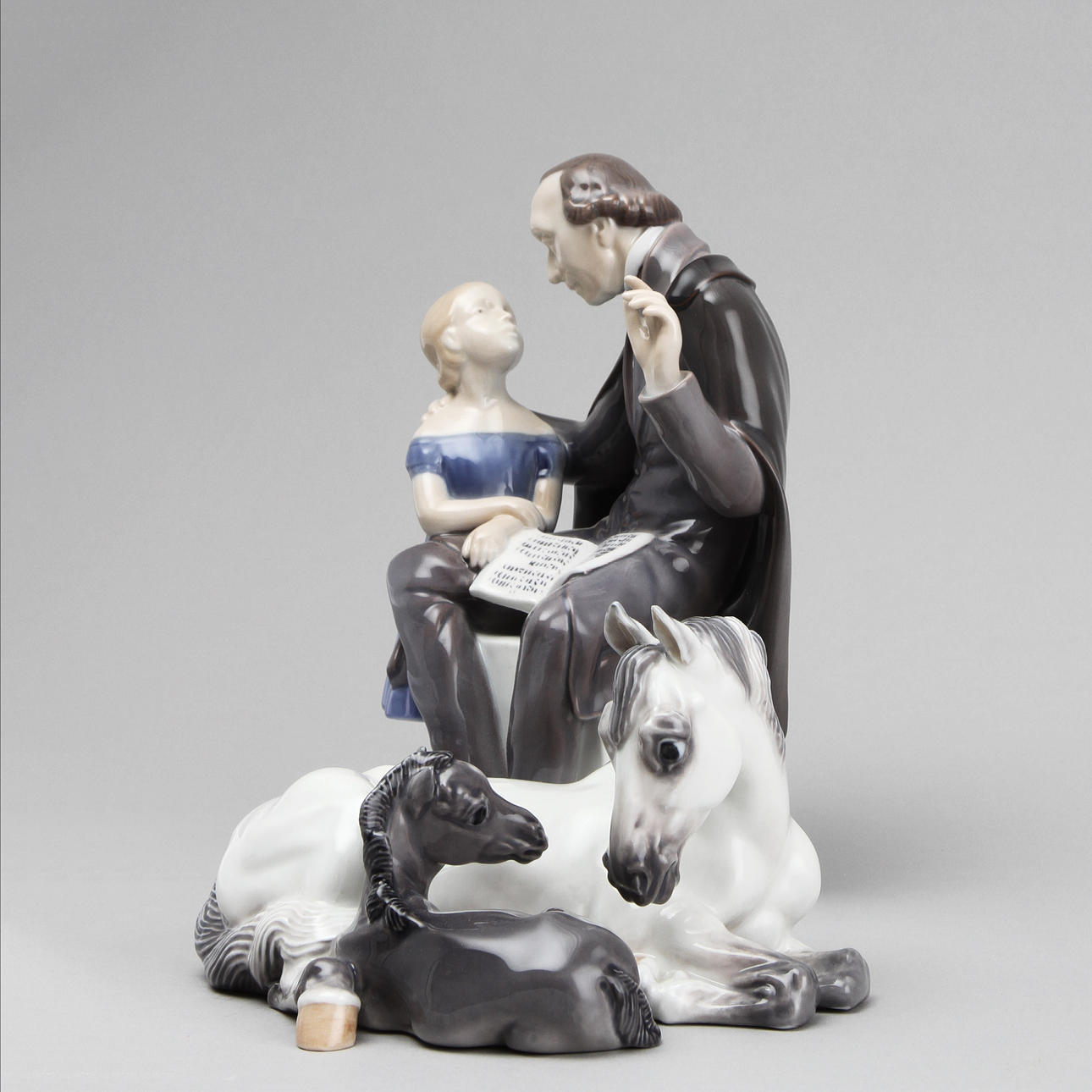 FIGURINER, 2 st, porslin, Kongelig dansk samt Bing & Gröndahl.