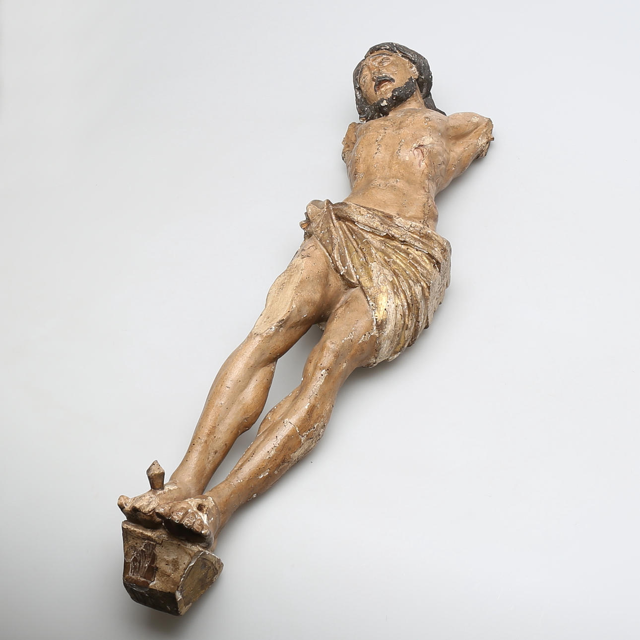 KRISTUS-SKULPTUR i bemålad trä, 1700-tal, möjligen tidigare.