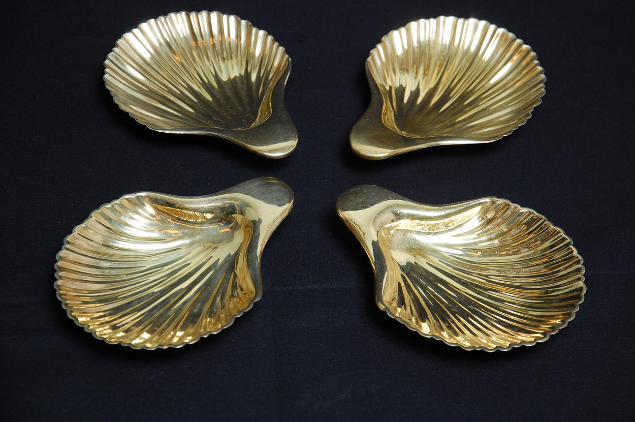 LÖJROMSFAT, på kulfötter, 4 st, silver förgyllda, stämplade Göteborg 1911.