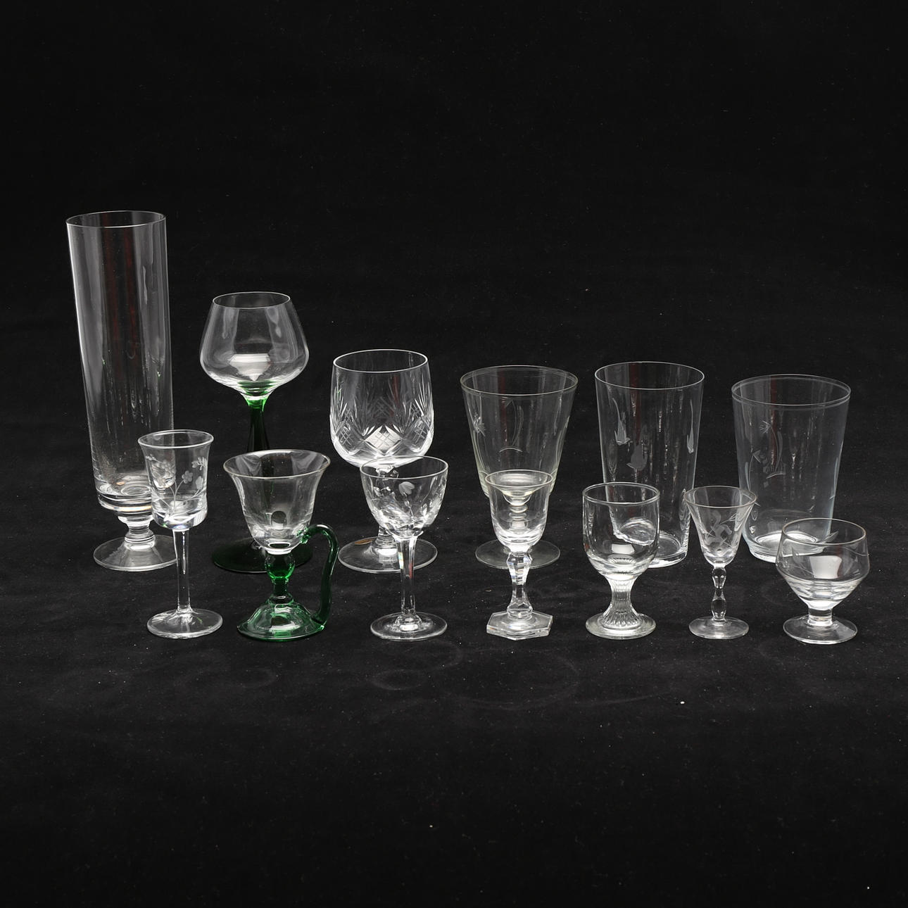 PARTI GLAS, ca 80 st, olika modeller, Pukeberg, Books, Kosta m m.