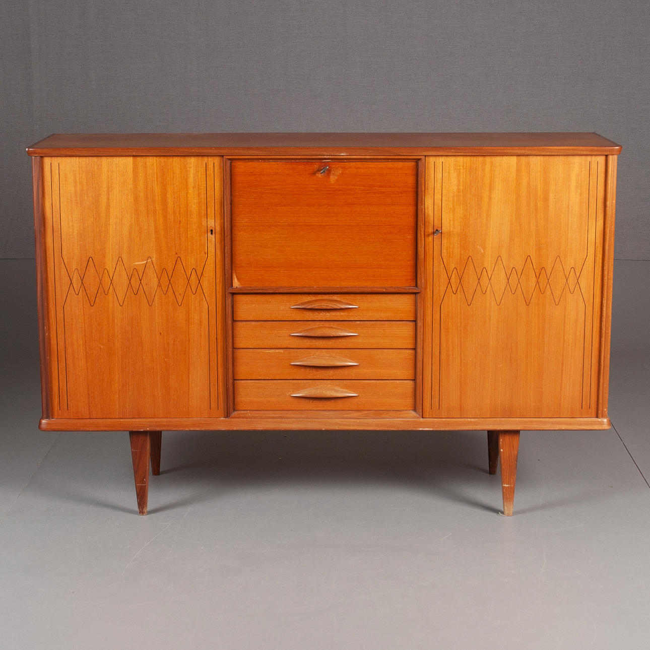 SKÄNK/SIDEBOARD. 50-60-tal.