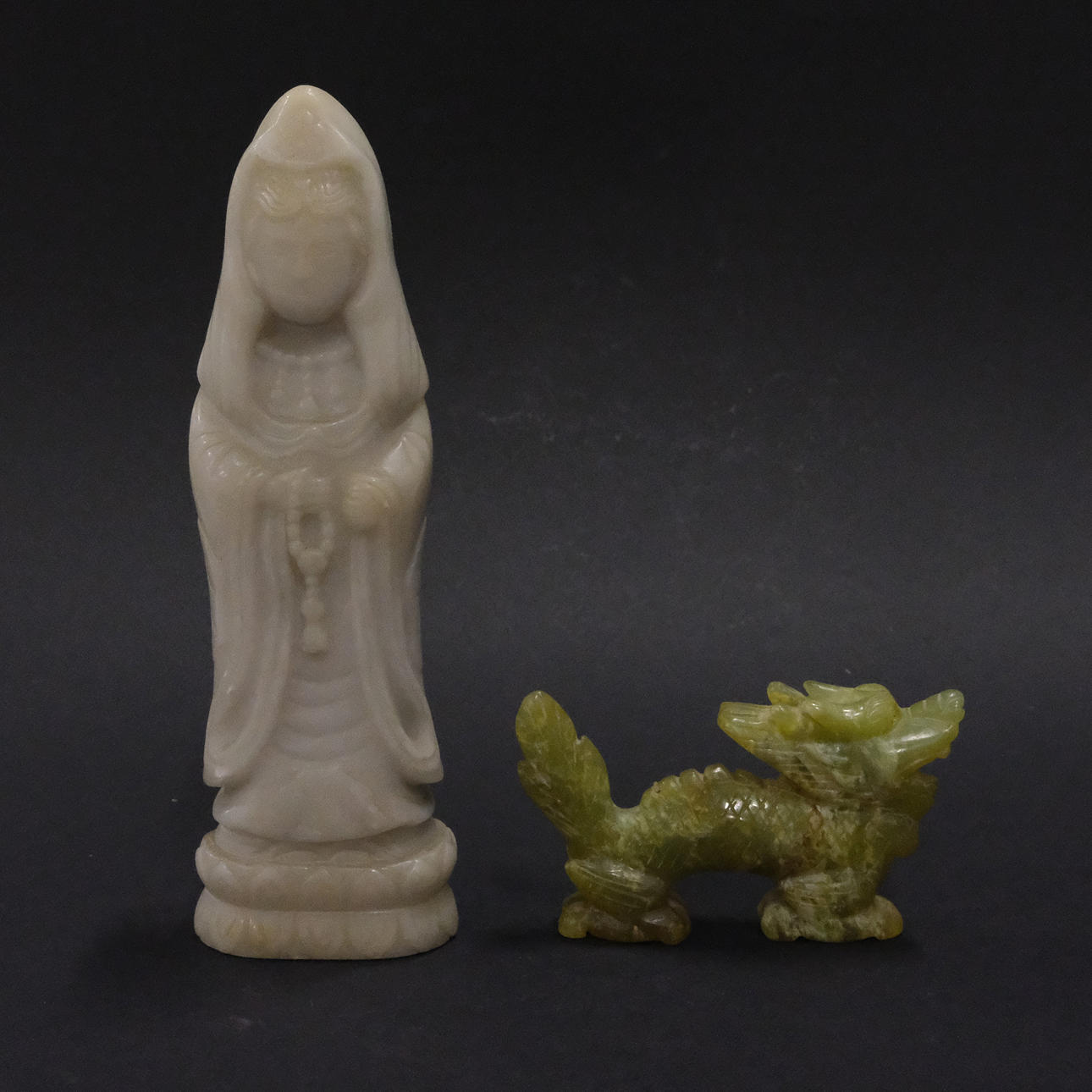 2 FIGURAS CHINA COLOR JADE.