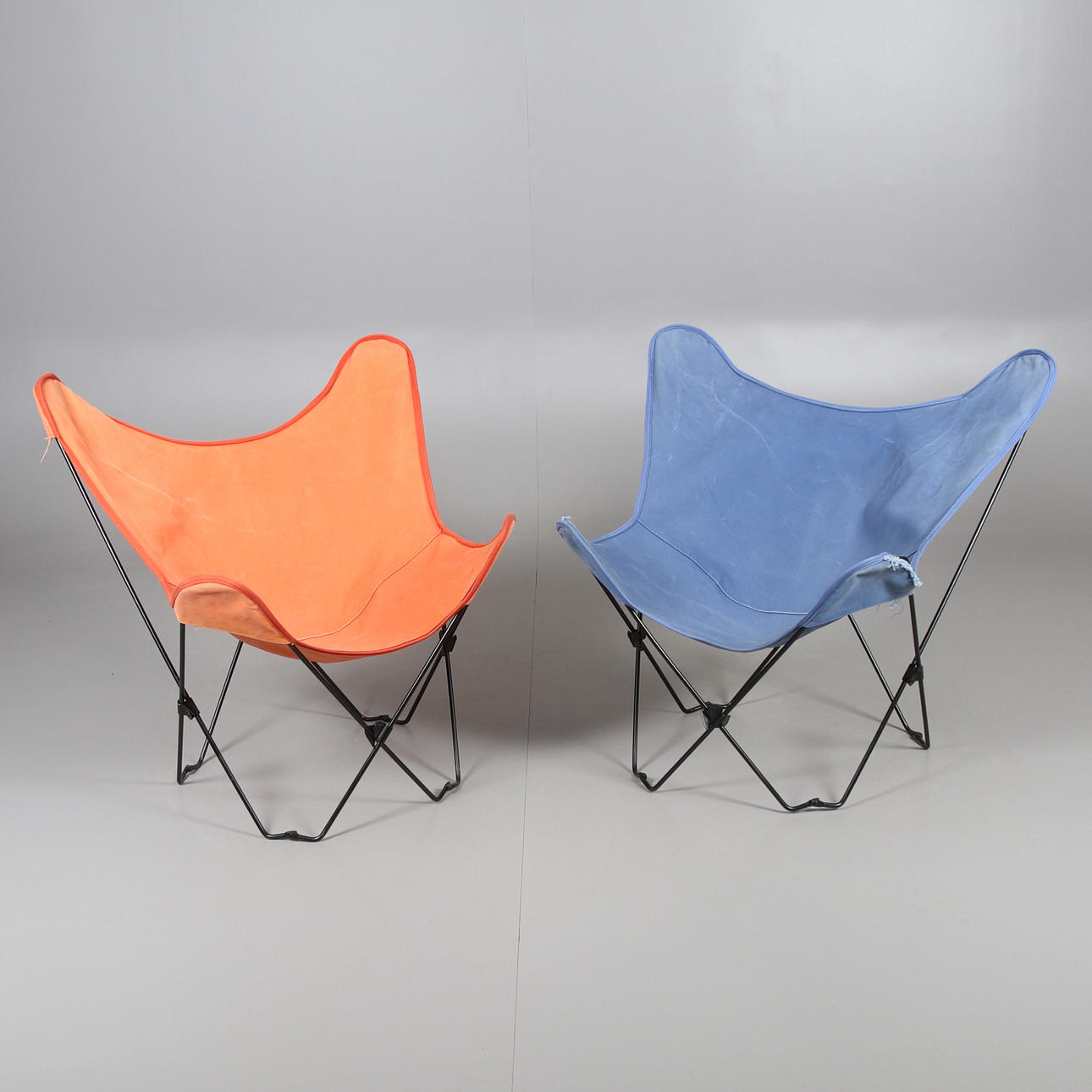 FÅTÖLJER, 2 st. Butterfly, 1900-talets andra hälft.