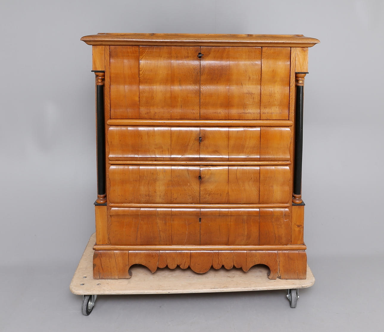 KLAFFBYRÅ, senempire, 1800-talets mitt.