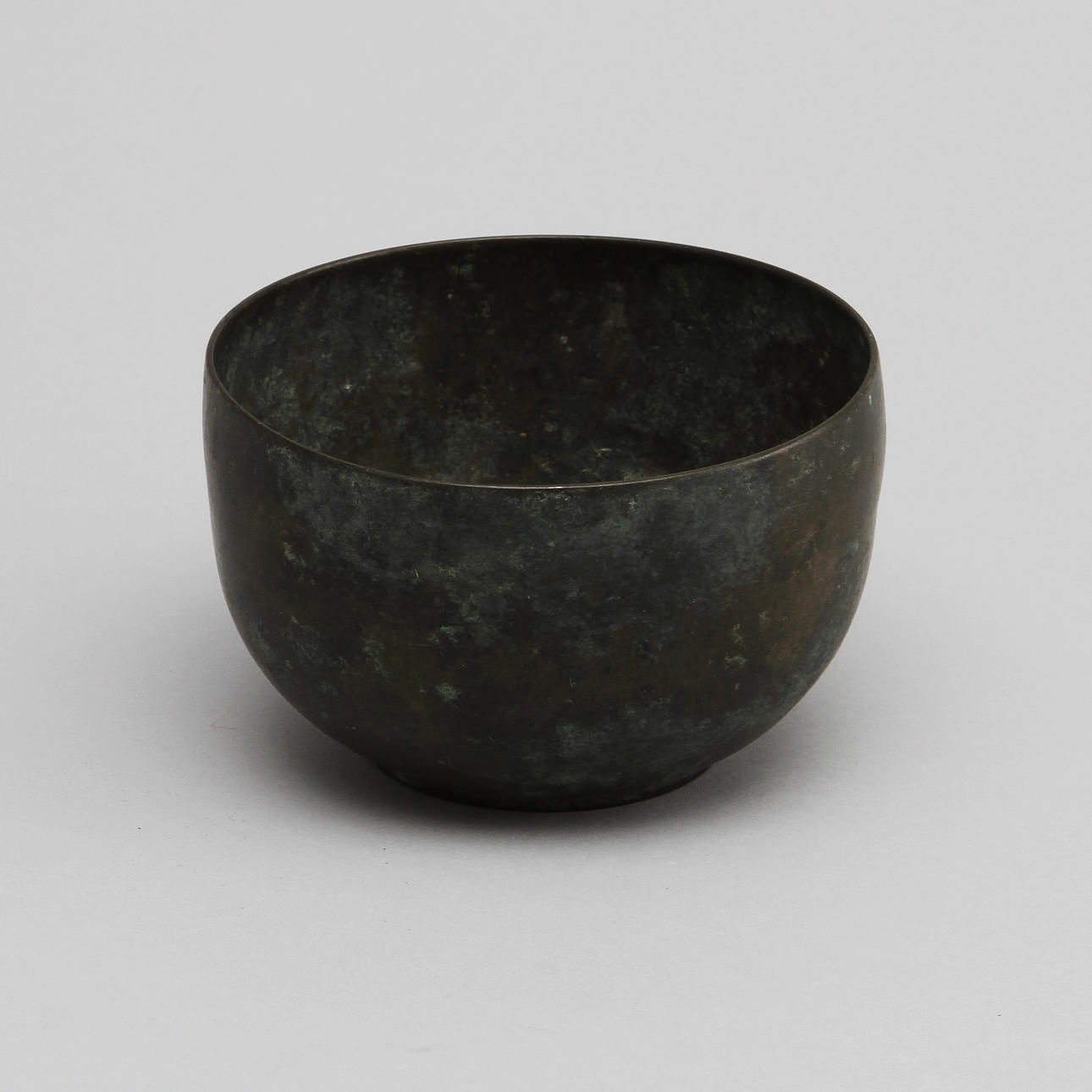 SKÅL, brons. Kina, Sung/Ming.