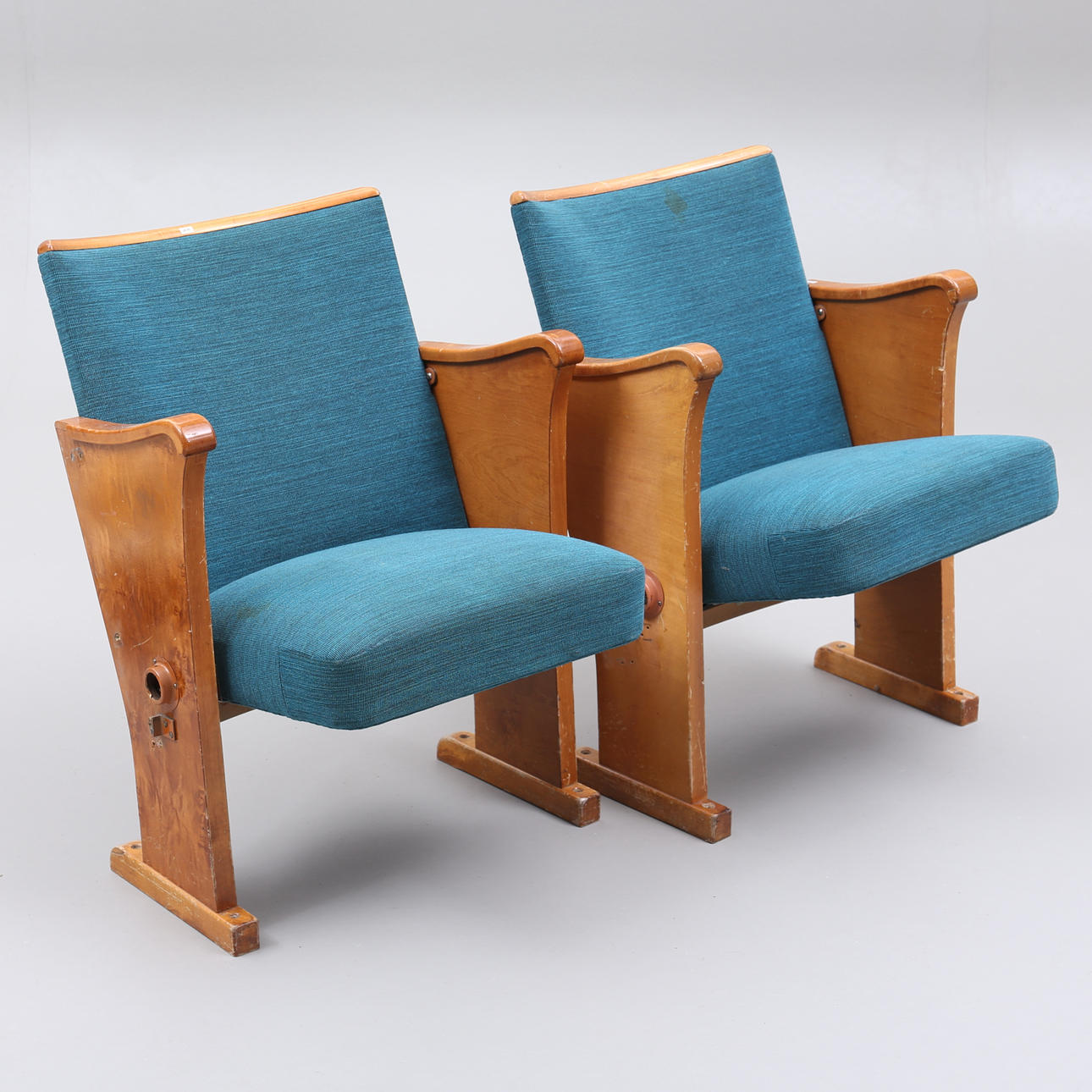 BIOGRAFSTOLAR, ett par, 1900-talets mitt.