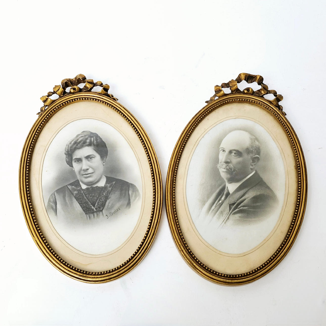 PAIR OF FRAMES WITH OLD PHOTOGRAPHS.