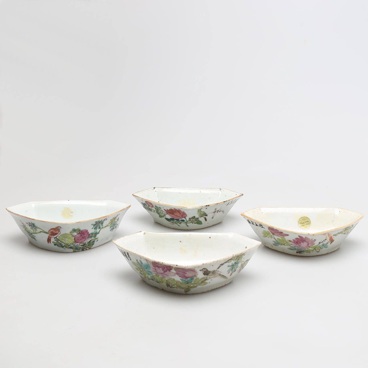 KABARETFAT i porslin, 4 st, sen Qing-dynasti, Kina.