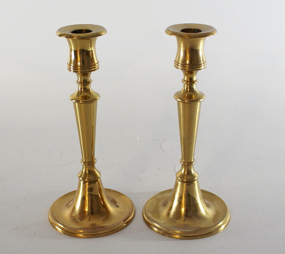 LJUSSTAKAR, ett par, Slottsljusstakar i malm, design Senator.