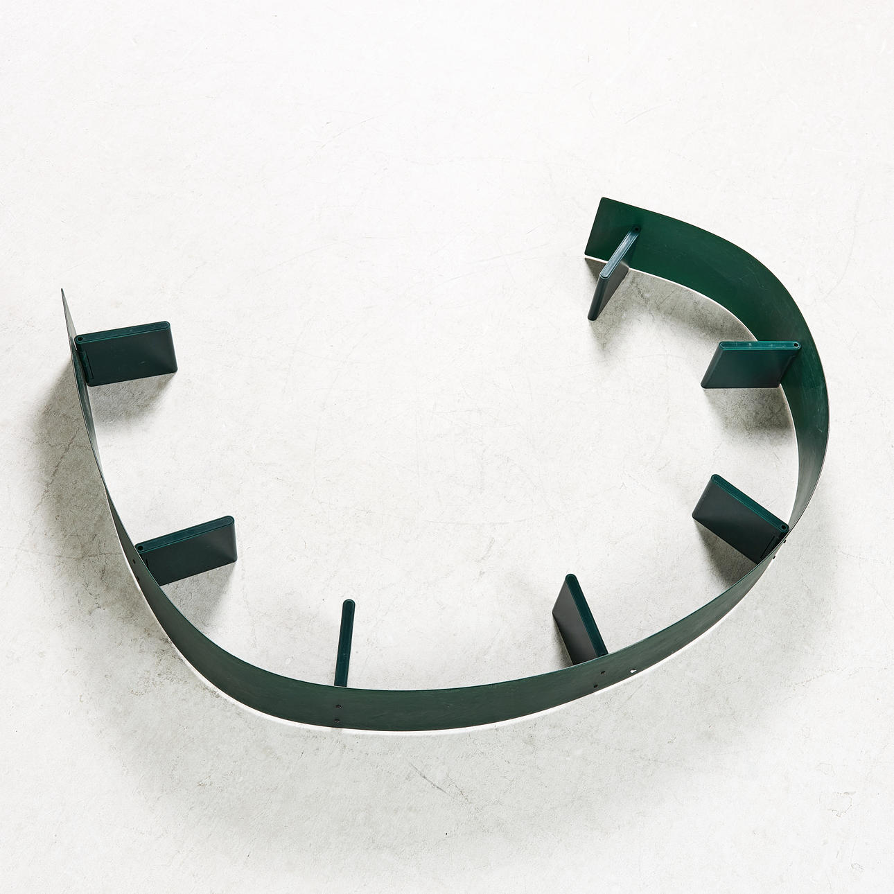 RON ARAD. Bücherregal 'Bücherwurm', Kartell, Kunststoff.