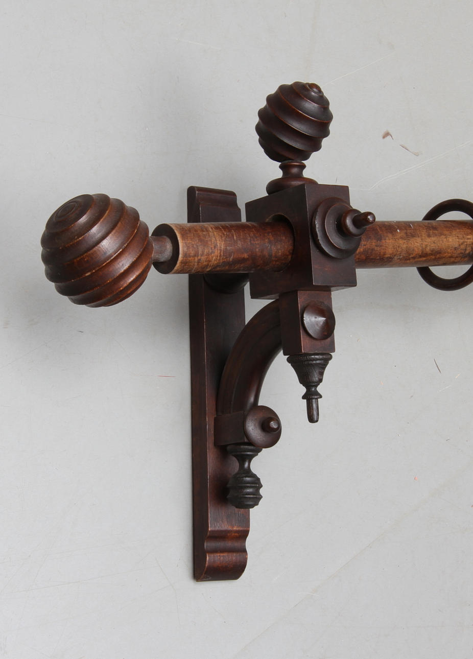 GARDINSTÅNG, omkring 1900.