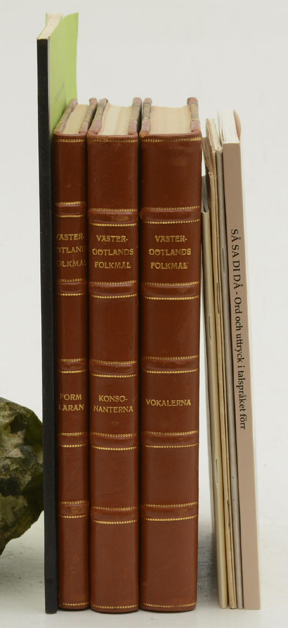 Västergötlands folkmål 9 vol.