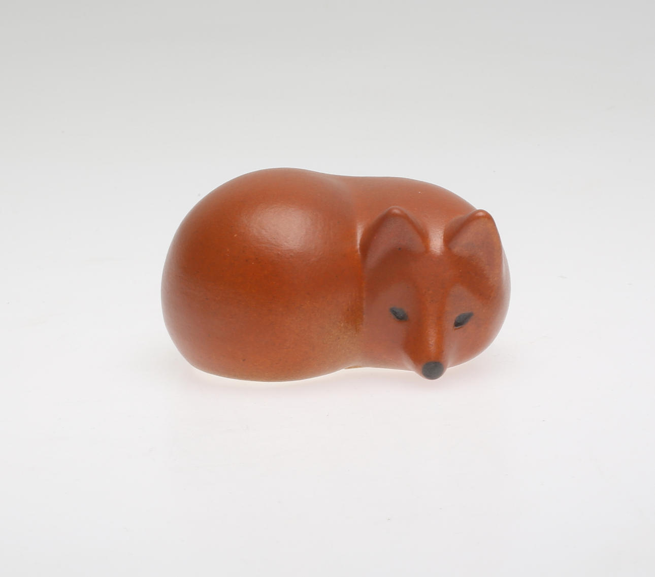 LISA LARSON. Figurin, stengods, Räv "Lillskansen".