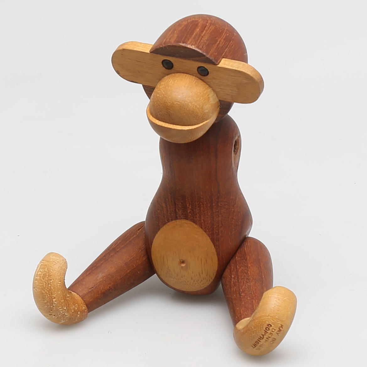 KAY BOJESEN. Apa, teak och limbaträ, brännstämplad Kay Bojesen Denmark Copyright, Danmark.