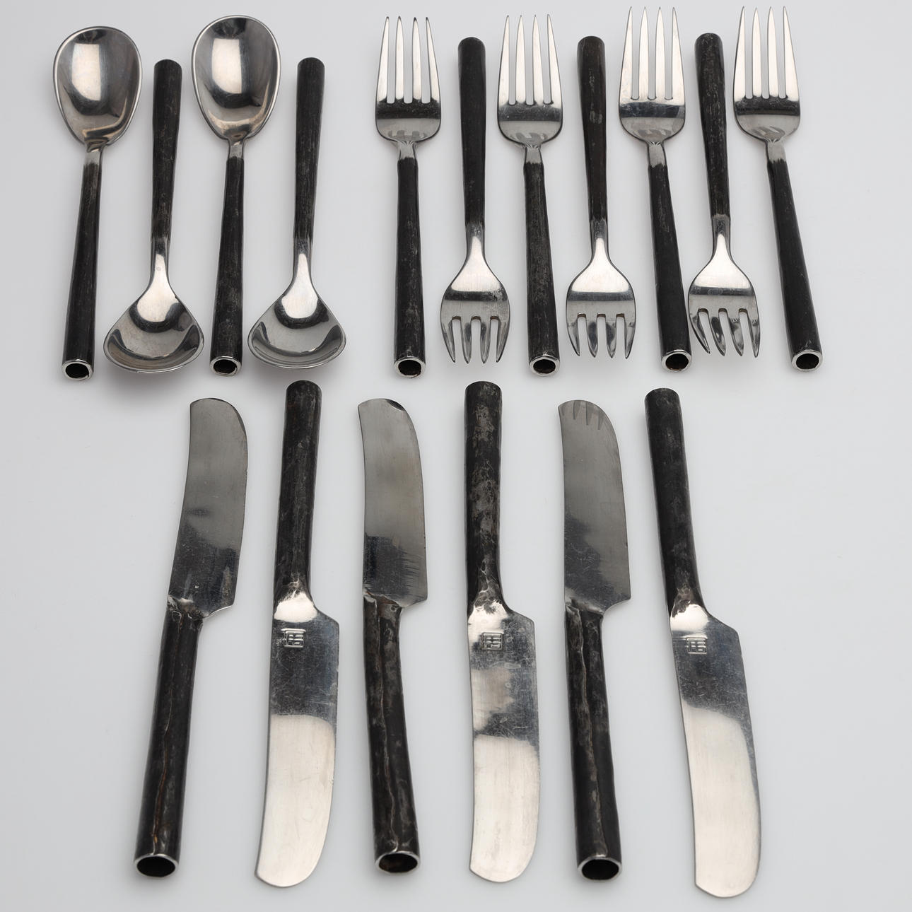 JAVID RANGTHONG. BESTICK, 17 delar, Thailand.