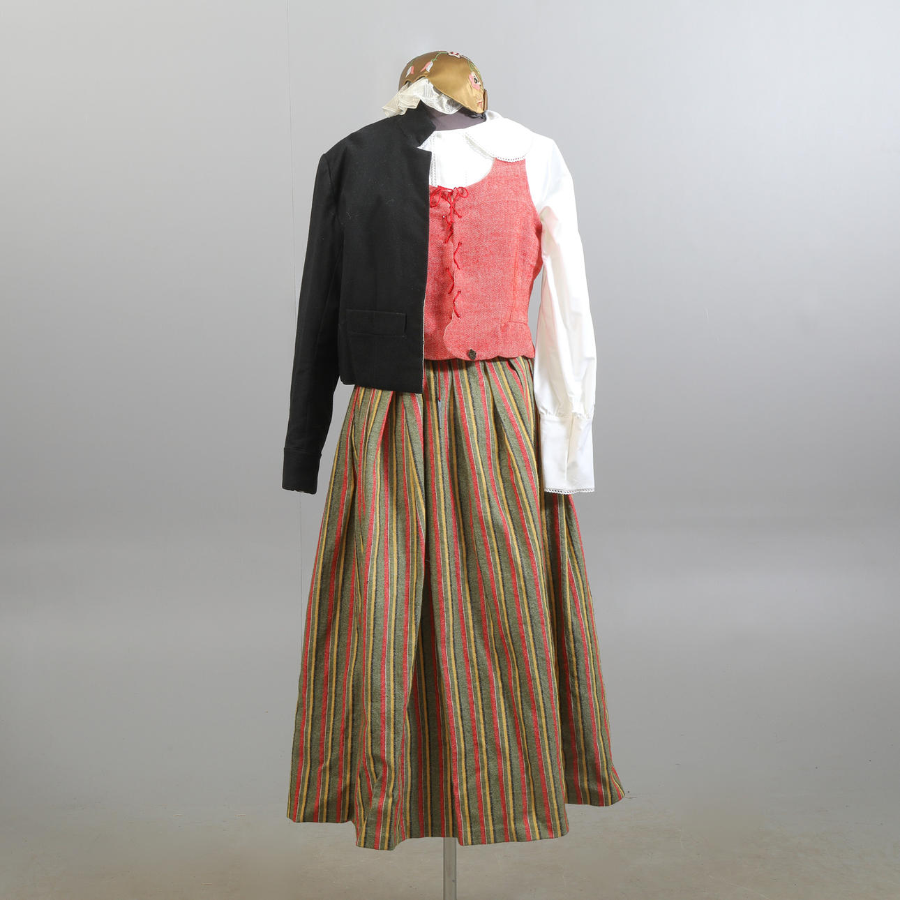 BYGDEDRÄKT / FOLKDRÄKT, "Flensdräkten",5 delar.