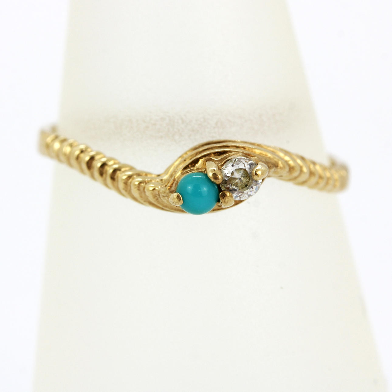 9CT TURKOS & VIT STEN RING.