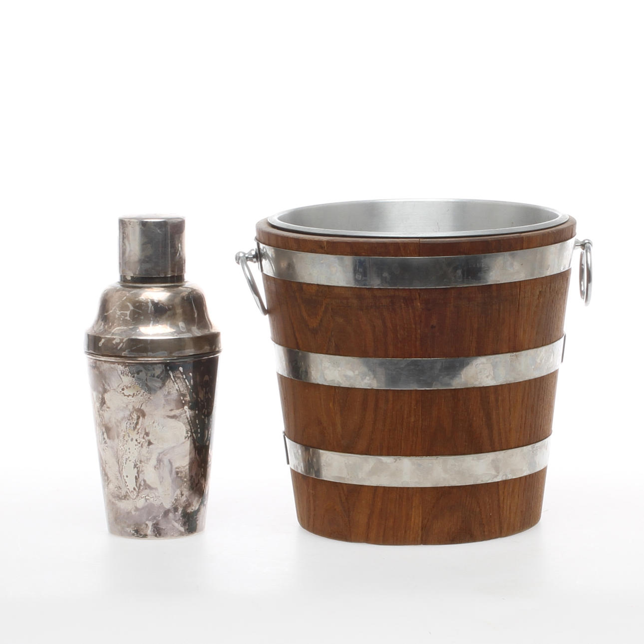 SHAKER nysilver C G Hallberg samt CHAMPAGNEHINK omärkt, 1900-tal.